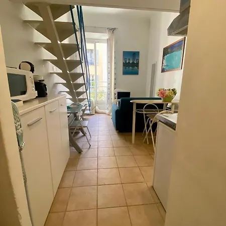 Ξενοδοχείο με διαμερίσματα Azur Fsh